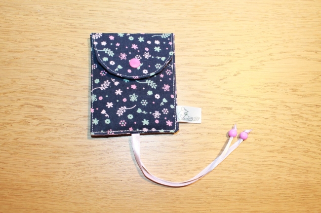 Porte carte/clé fleuri (bouton rose)