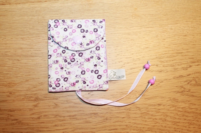 Porte carte/clé fleuri violet/blanc