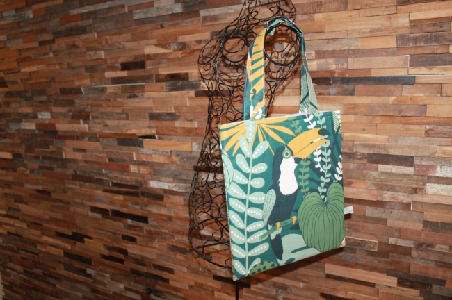 tote bag toucan