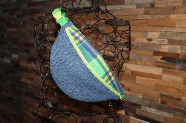 Sac banane enfant bleu à carreaux