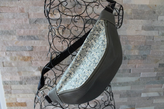 Sac banane adulte vert kaki/fleurs