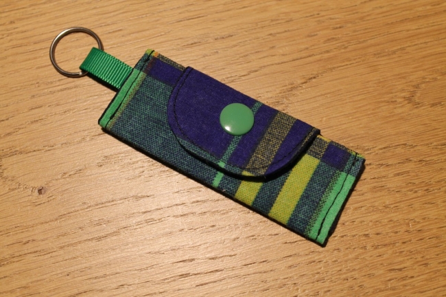 Mini pochette/porte clé à carreaux