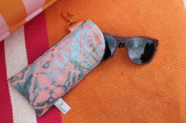 Etui à lunettes rose et bleu