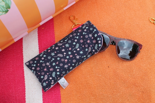 Etui à lunettes fleuri 2